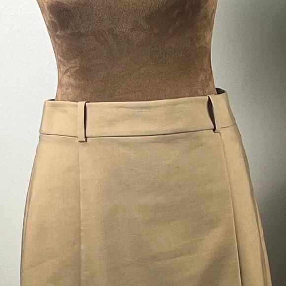 Express Beige Mini Skirt Size 2 - Picture 2 of 4